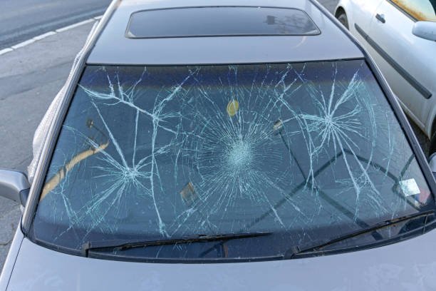 Windshield Repair in Hermosa Beach, CA – Same Day Efficient Repair for Cracked, Chipped & Broken Windshield