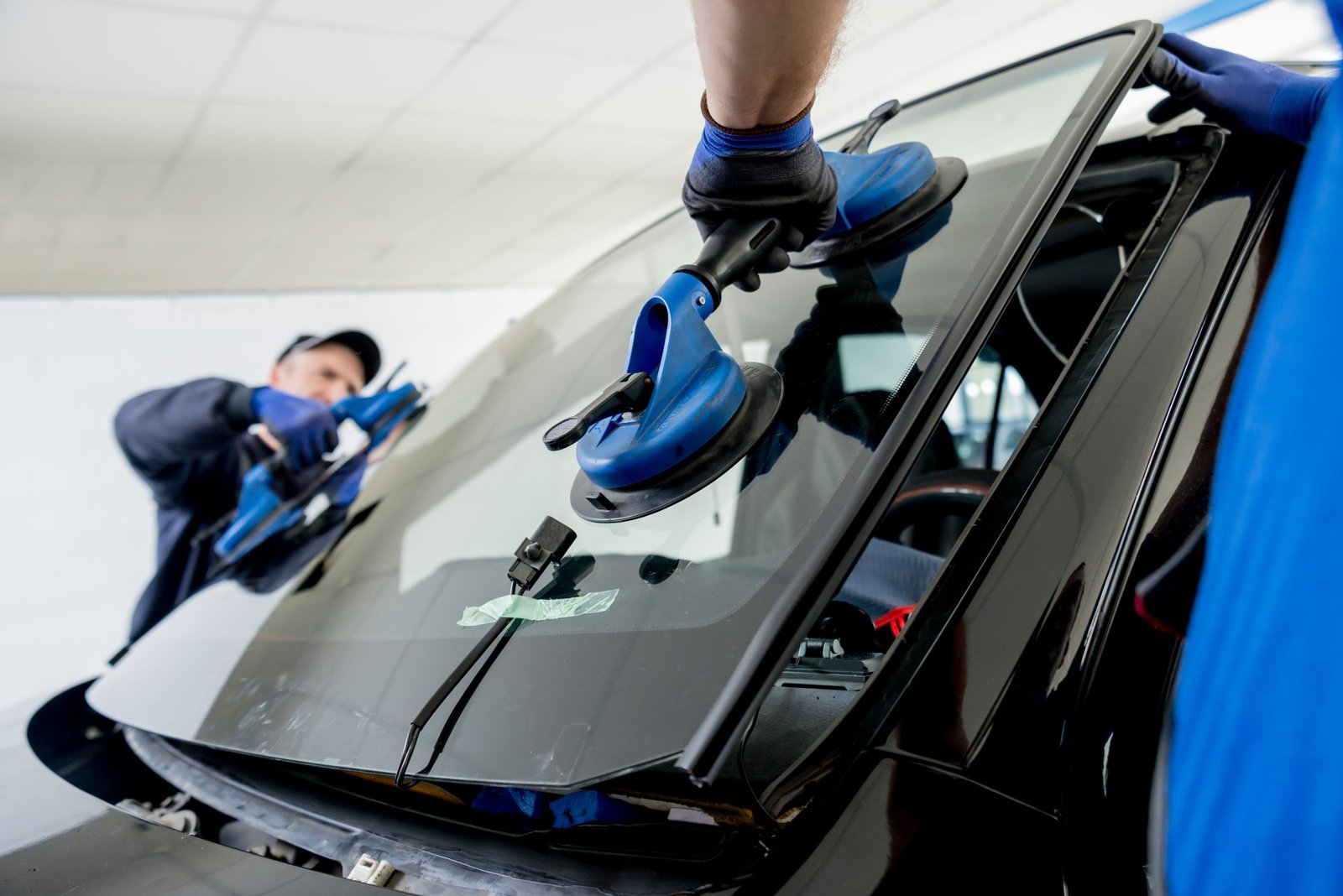 Windshield Repair in Lawndale, CA – Top Rated Mobile Service for Cracks & Chips for All Auto Glass Damage