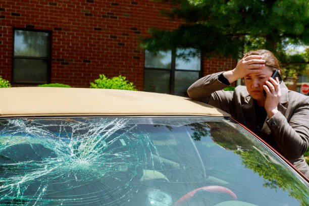 Windshield Repair in Long Beach, CA – Same Day Crack, Chip and Glass Replacement Solutions for All Vehicle Makes and Models