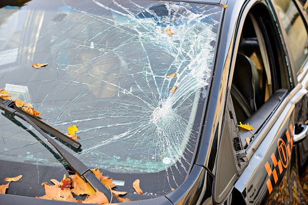 Windshield Repair in Marina del Rey, CA - Same Day Service for Rock Chips, Long Cracks and Any Auto Glass Damage